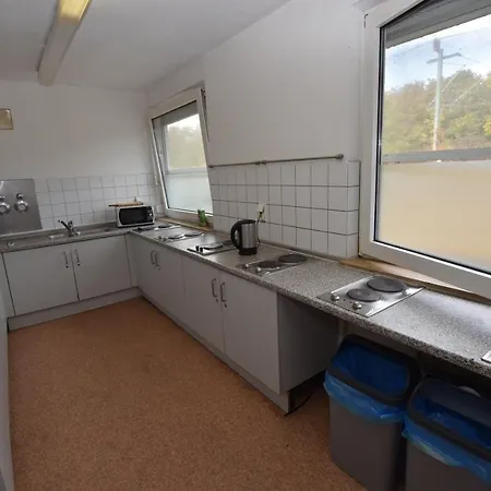 Monteurzimmer Hostel *